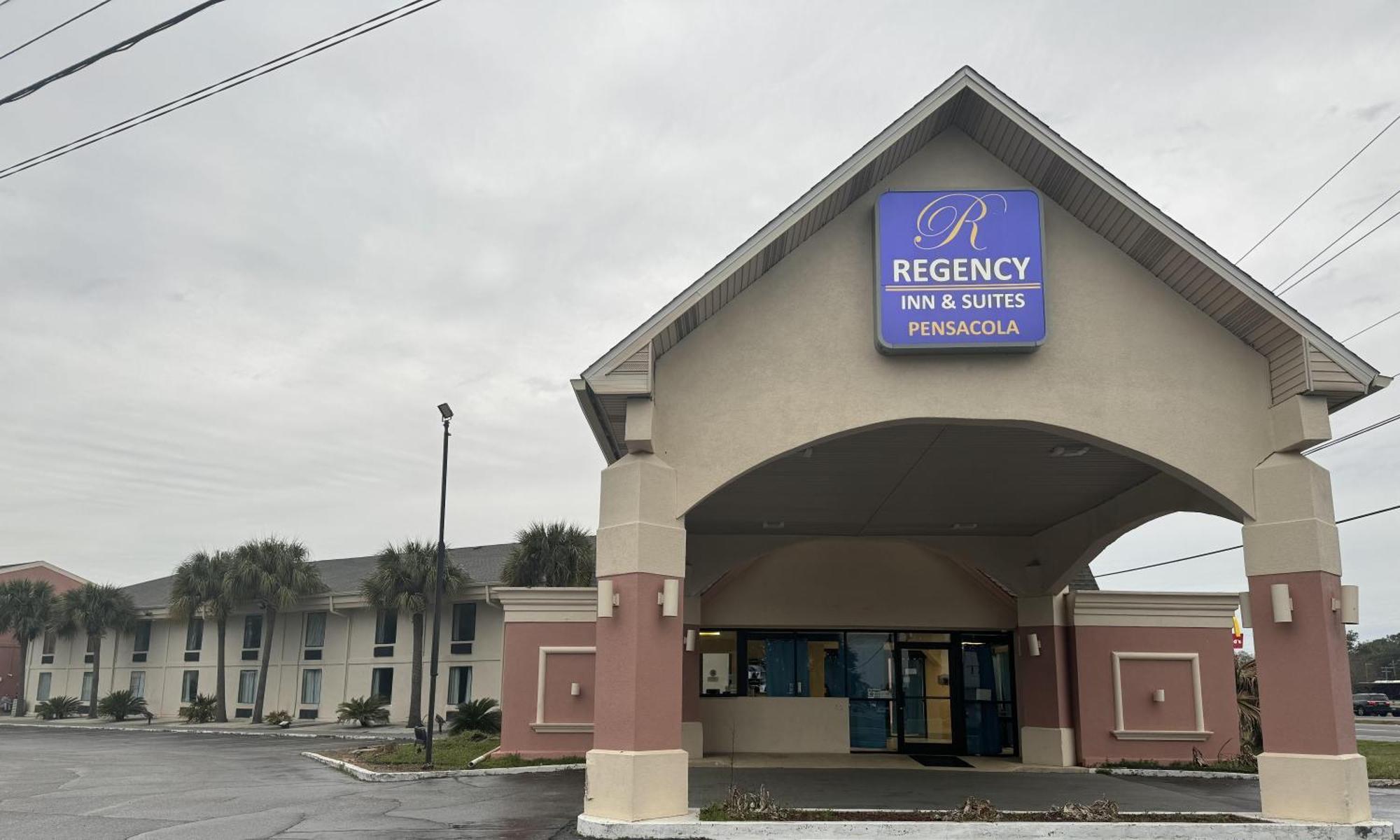 Regency Inn & Suites Pensacola Exterior photo